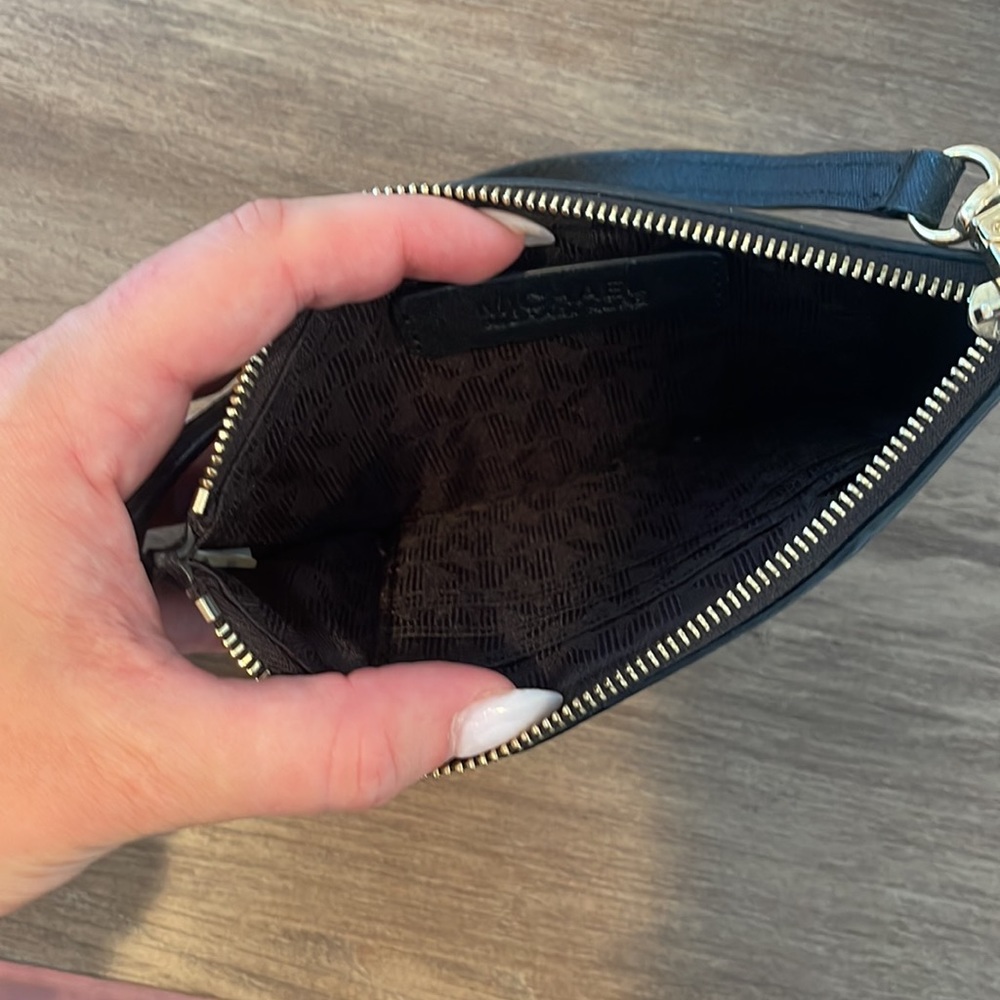 Michael Kors wristlet - Picture 7 of 8